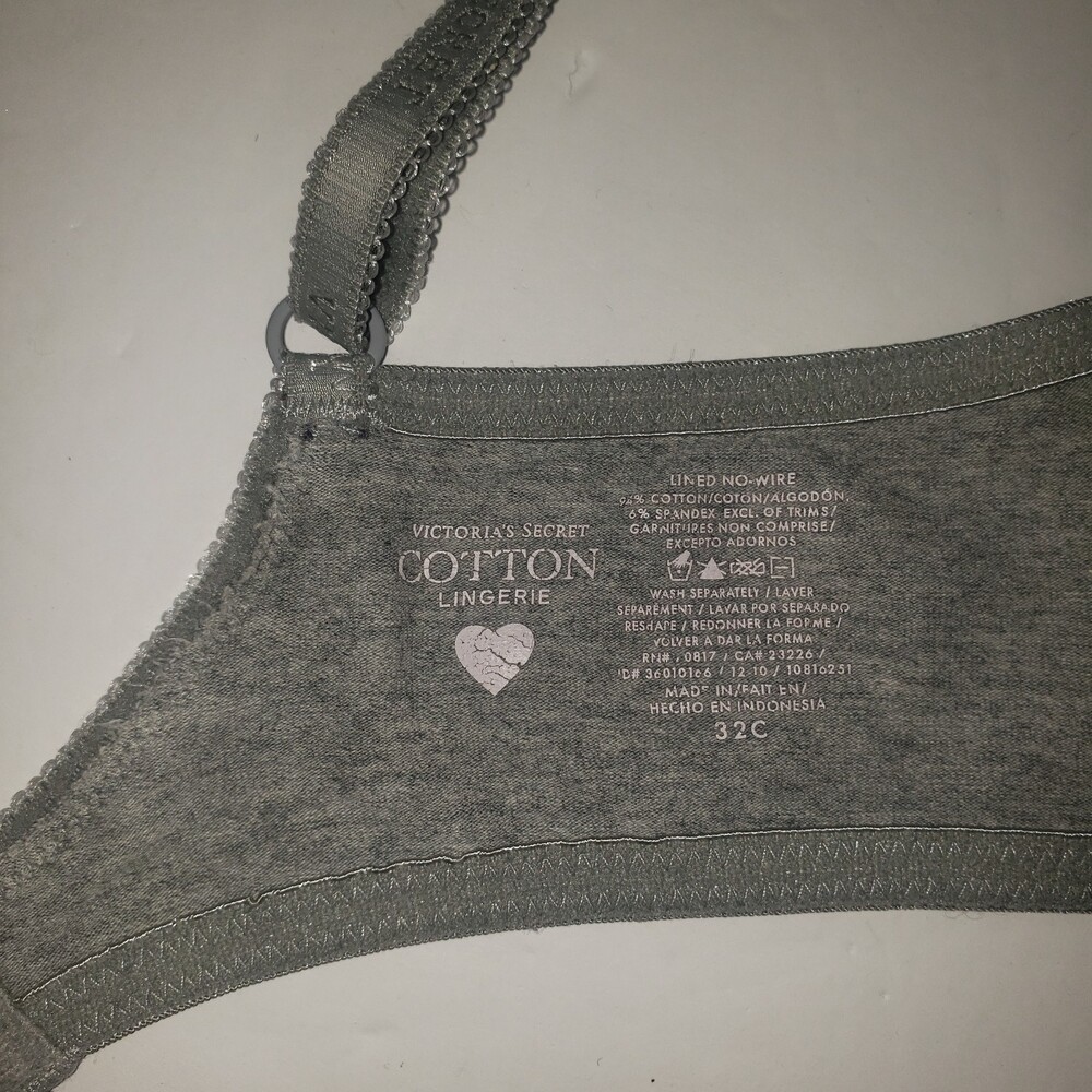 Victoria's Secret PINK Gray No Wire T Shirt Bra Size 32C - Picture 4 of 6